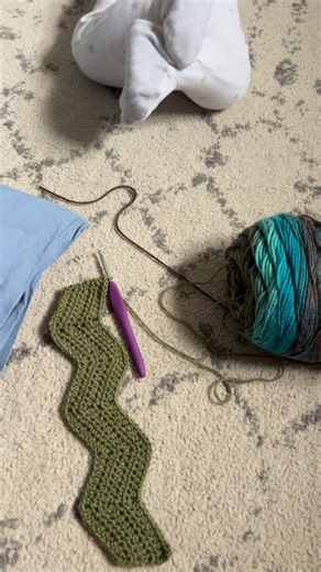 Free Crochet Patterns by Brianna on Instagram: "🤷🏼‍♀️ My best talent is starting projects when I feel stressed by all the other projects that need to be finished. Anyone else? In my defense though, I have a lot of times when my hands need something to do and I can’t work on other things that require my computer. Like car rides or sitting in the middle of playtime chaos. Yarn is @lionbrandyarn mandala and for the life of me I can’t find my label to tell you the color 😂 #crochetlifestyle #croch