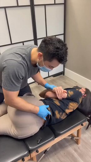 Low back cracks by your Los Angeles & Seattle chiropractor #chiropractic #backcrack | Elmo Nya | Facebook