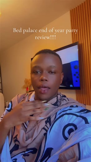 Bed palace review party ! #kenyancrossdresser #kenyanreviewbyjony #hairstylist #jonyhairdesigner #brioprestyledhair