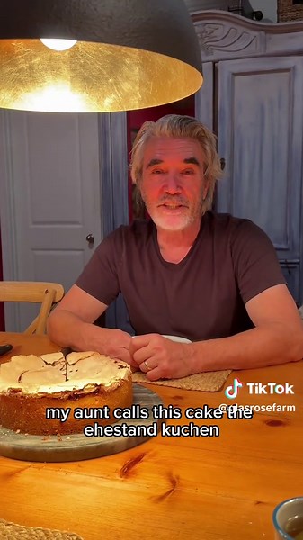 Johannisbeer Kuchen: A Delightful Red Currant Cake Recipe