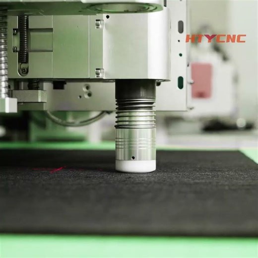 Adhesive felt vibrating knife cutting machine