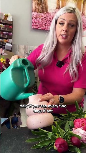 How to Care for Peonies: Tips for Longer Lasting Peonies From a Florist | Interflora #flowercare