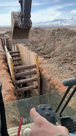 Excavator Trenching Tips for Construction Workers