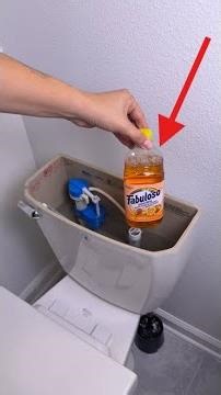 Bathroom Stays Fresh 24/7 With This One Ingredient Hack