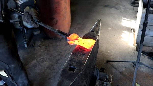 What went wrong while making this axe?