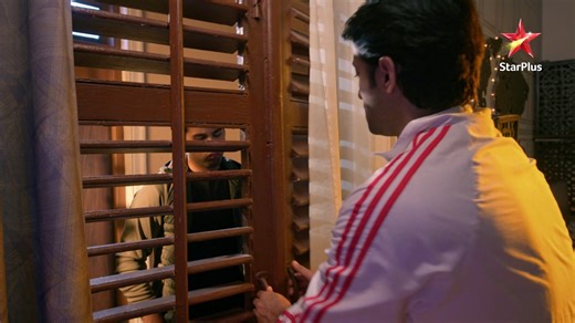 563K views · 16K reactions | Mishti ne Abir ko diya sabke saamne kiss karne ka challenge! Aakhir Kya hua unn dono ke beech? Iss Dilchasp Kahani ko Jaanne ke liye dekhiye #YehRishteyHaiPyaarKey! #starplusoriginal #yehrishteyhainpyaarke #abir #meenakshi #kuhu #mishti #drama #love #comedy #trending #serial #show #episode #home #emotional #classics #oldshow #moments #explore #viral #trending #facebookpost #facebook | StarPlus | Facebook