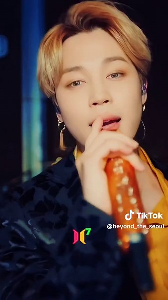 BTS Unleashes Unforgettable 'DYNAMITE' Performance | Electrifying Energy and Dynamic Moves