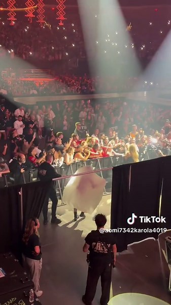 SHOCKED to say the least (in a good way) #sabrinacarpenter #london02arena #shortnsweet #shortnsweettour #sabrinacarpanterlive