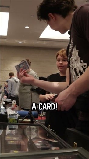 Teaching my nephew how to sell pokemon cards #cardshow #pokemon #pokemoncards #vendorpov#pokemontcg