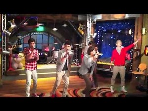 One Direction en iCarly - What Makes You Beautiful