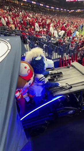 @Blue x @Hoosier the Bison x @Brutus Buckeye #bigtenchamps #iufootball #iuhoosiers