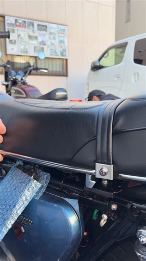 CB750 K1 SEAT ASSY (RED SPONGE) STANDARD Yamiya Number: T259 This product is made with attention to detail, from the surface to the sponge. https://www.yamiya750.com/index.php?main_page=product_info&cPath=246_251_182_81&products_id=5420&language=en #honda #cb750k #yamiya | Motorcycle Yamiya 闇矢屋