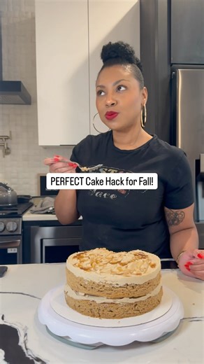 Easy, delicious Fall Cake Hack! #baking #easyrecipe #cake