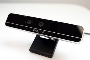 Windows Hello – What's the difference between an iris scanner and 3D facial recognition?