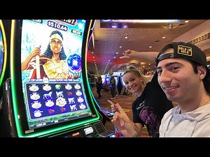 Playing Slots LIVE in Las Vegas!!! 🎰