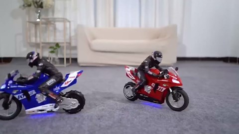 Remote Control Motorcycle, 1/6 Scale 2.4GHz RC Dual-Motor Electric Two-Wheel Self-Balancing Motorcycle Model with Six-Axis Gyroscope for Adults - Blue