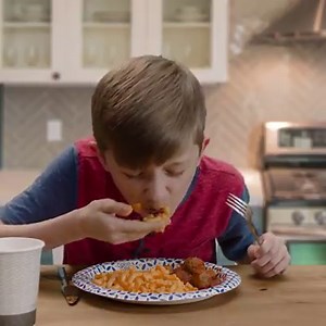 92 reactions · 5 comments | Even if things get messy this season - on the field or at your table - Dixie Ultra® plates can "hand"-le the challenge. | Dixie | Facebook