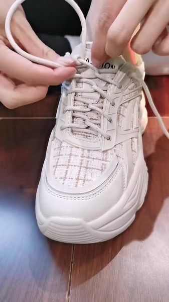 How to Tie Shoes with Long Shoelaces: Easy Methods for Shortening