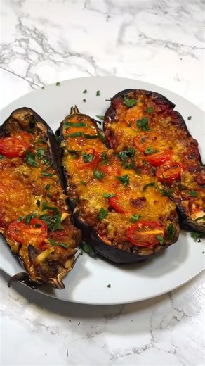 How to make a healthy and delicious vegan eggplant pizza