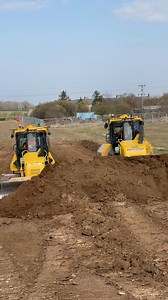 892K views · 10K reactions | Truplant's Komatsu D61PXi and D71PXi pushing soil into a pile | Awesome Earthmovers | Facebook