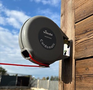 UK's Best retractable washing line that are heavy duty and automatic for practical clothes drying.