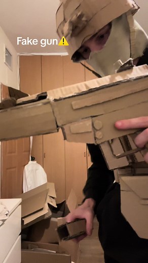 Cardboard MP5 Replica: Papercraft Military Weapon