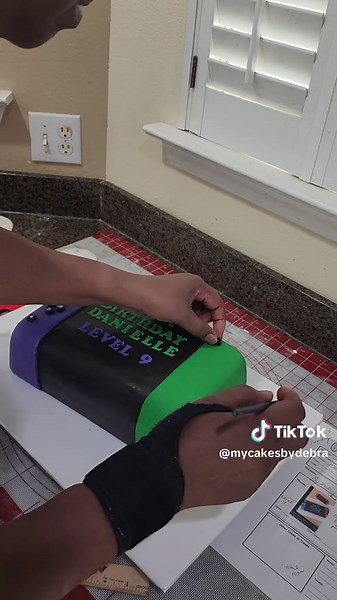 Nintendo Switch Theme Cake #cakeart #cakestyle #cakewithme #tiktokcakes #foryoupage #cakesoftiktok😍❤️❤️ #caketutorialvideos #customcakesemarang #beautifulacakes #cakedesign #cakedecorating #caketutorial #cakedecorator