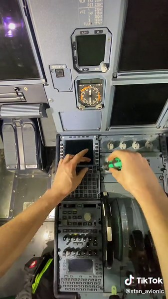 Replacing MCDU in Airbus A320: Step-by-Step Guide
