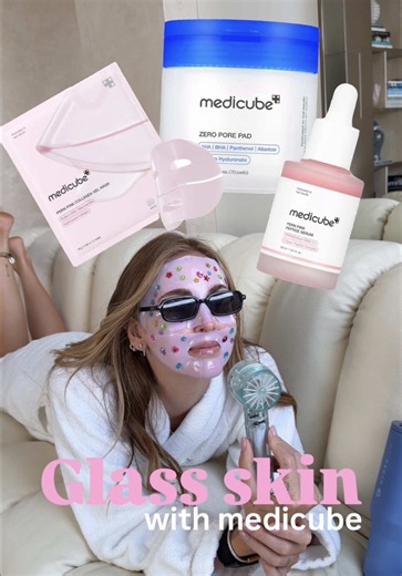 adv @Medicube_official Come ottenere una glass skin? Medicube, uno dei brand di skincare coreana più famosi al mondo, ha creato tre prodotti per esfoliare e idratare in profondità la pelle: 1. Dischetti Zero pore pads per esfoliare 2. Siero PDRN Pink Peptide per idratare 3. L’iconica maschera viso PDRN Pink Collagen per sigillare l’idratazione Potete trovare tutti i prodotti Medicube su Amazon