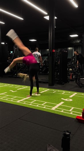 Desafío del Handstand: Levántate con Piernas Rectas