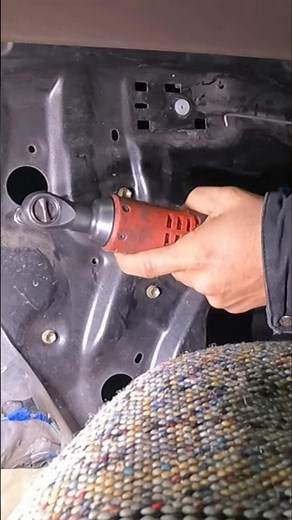 1st Gen Toyota Tacoma Window Regulator Replacement