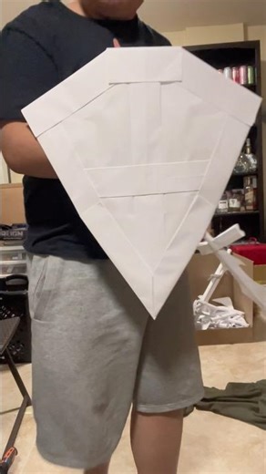 Making a paper shield, someone who’s mom is kinda homeless #papercraft #wheelspin #weaponshowcase