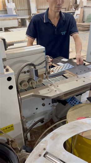 What is the efficiency of this edge sealing? Is it the speed you want?#edgebandingmachine #edgebandingmachinefactory #woodworkingmachinery #automaticedgebandingmachine #edgebanding | Cindy Xiao