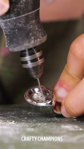 Oyster Shared It's Shell For a Cool Jewelry 🦪😲