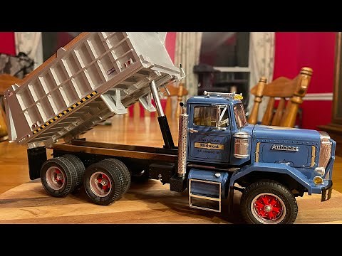 AMT Autocar Dump Truck build 1/25 scale