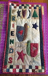 Adorable Friends Chicken Quilt - 14 Free Chicken Quilt Patterns