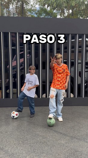 ⚽️🔥Tutorial de FAMOSA y viral JUGADA de tunel MouseTrap #futbolcallejero #trucos #futbol #tutorial | Yago Atx