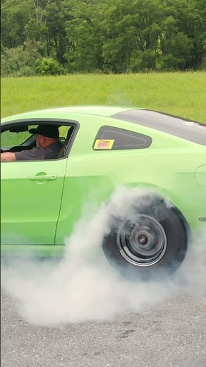How to use a Line Lock!! Smokey Burnout included!