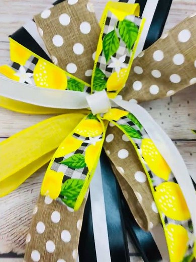 How to make a wreath bow