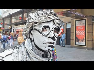 AMAZING Living Human Statue | Street Entertainer | London