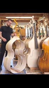 Confused about bass sizes? You’re not alone. Double basses come in many shapes and forms. Some 7/8 basses are huge, others surprisingly easy to get around. It can be difficult to know what to look for. That’s why we put together our free course, How to Buy a Double Bass—to clear up this and many other mysteries, and help you feel confident when it’s time to talk with us about the right choice of instrument for you. Link in Stories | Upton Bass String Instrument Co.