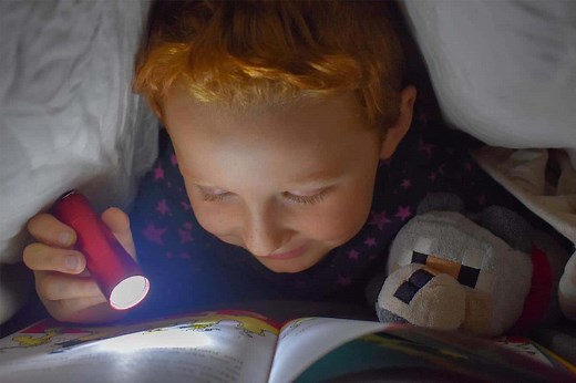 30 Fun Flashlight Games for Kids - Teaching Expertise