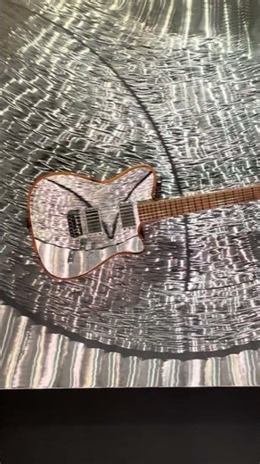 Light Wave - No. 003 from the Golden Guitars Collection | Full