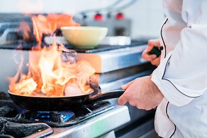 Learn How to Flambé at Home: The 12 Best Flambé Recipes - 2026 - MasterClass