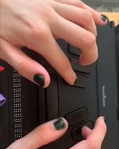 Contrary to populare belief blind people can still use laptops and iPads to browse the web!🙌 | UNILAD Tech