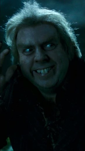 Lupin transforms into a werewolf #HarryPotter #Lupin #Werewolf #Halloween