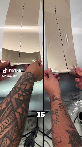 If you have to stretch make sure you stretch the right way !!!#auravinyl #carwraptips #vinylwrapping #vinylwrap #carwrapschool