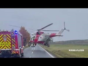 Vážná nehoda, vůz se několikrát převrátil přes střechu, na místo musel letět vrtulník LZS