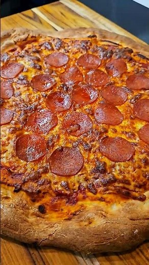 thin crust pepperoni pizza 🍕 #blowup #food #pizza #pepperoni #nyc #cooking