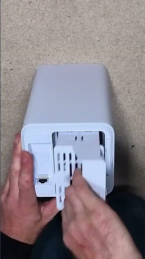 Ubiquiti Unifi UNAS2 - Desktop NAS powered by PoE++ #ubiquiti #unifi